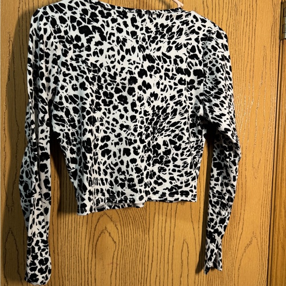 Gaze Black and White Animal Print Crop Top - Picture 4 of 7